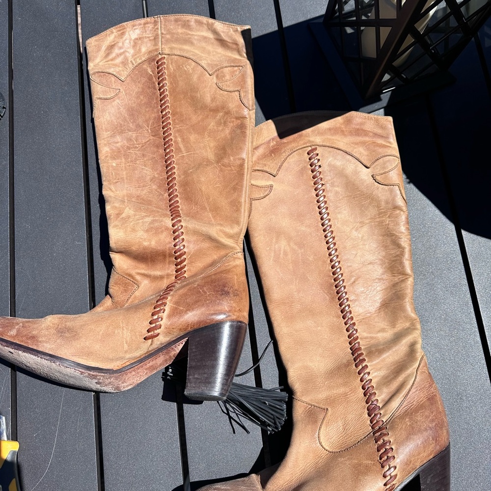 Johnston & Murphy Heeled Western Boot